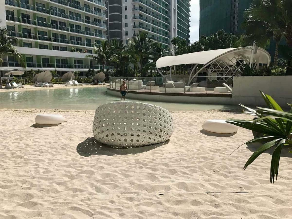 Azure Urban Resort Maui Unit Манила Экстерьер фото